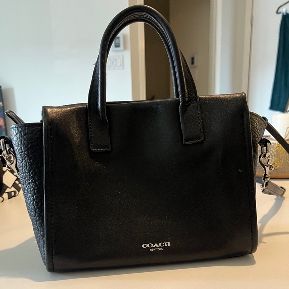 Authentic COACH leather handbag - Picture 1 of 3